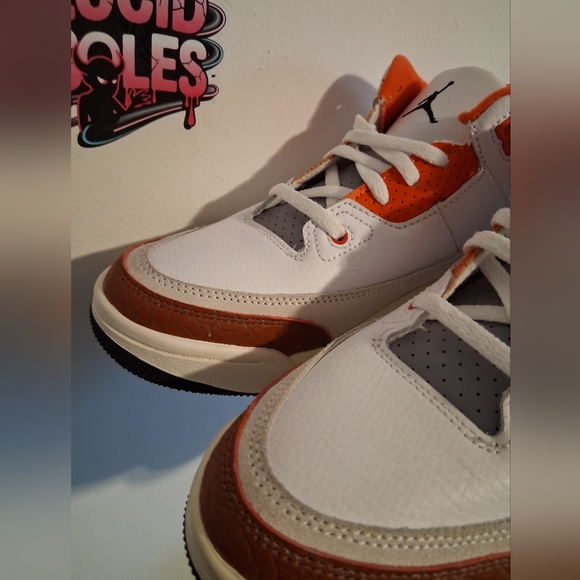 Jordan 3 Retro - Picture 2 of 6